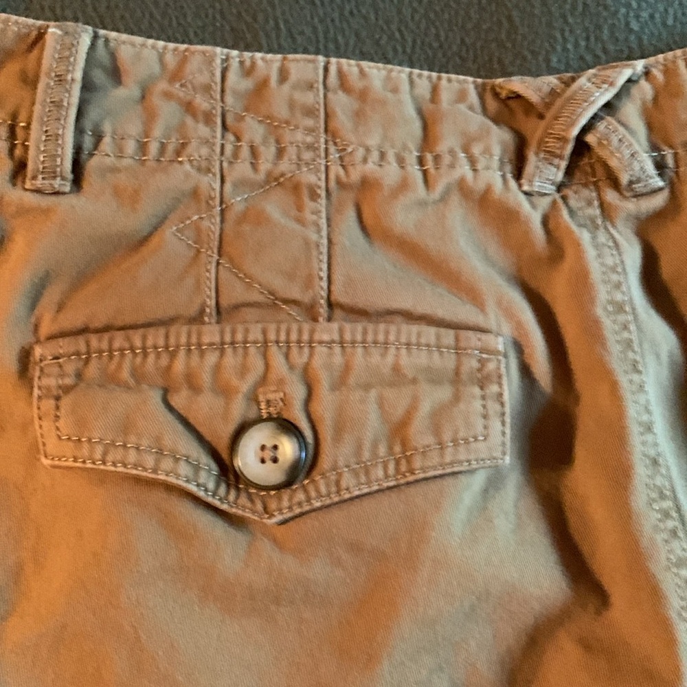 Eddie Bauer “Blakely” shorts. 9 inch inseam. Caramel color. Size 8 - Picture 10 of 12